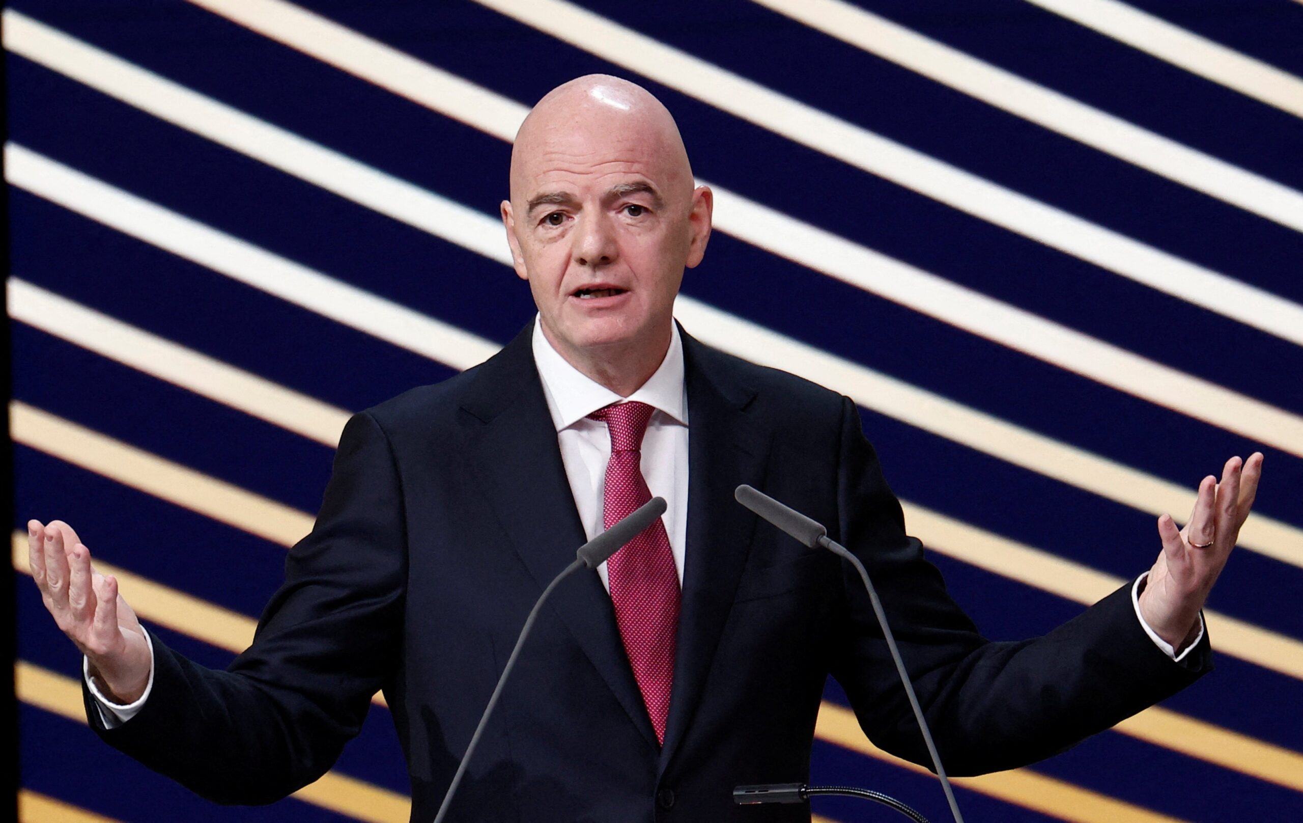 Federação Inglesa vai retirar apoio à reeleição de Infantino, diz imprensa local