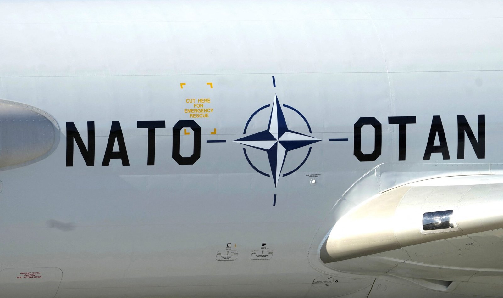 Letônia e Finlândia emitem alertas quase simultâneos e impõem restrições após ameaças aéreas