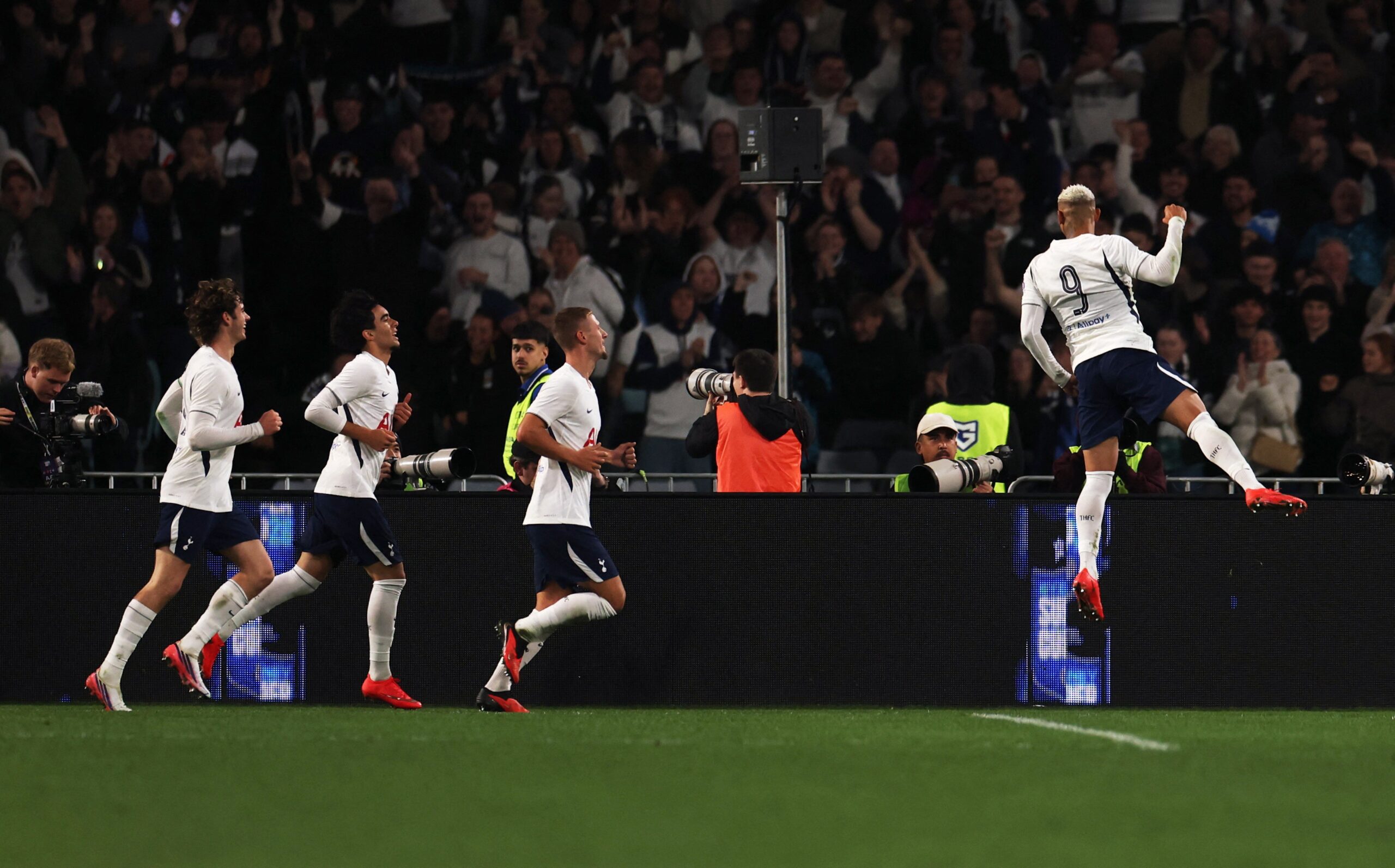 Com gol de Richarlison, Tottenham vence o Chelsea em amistoso da pré-temporada