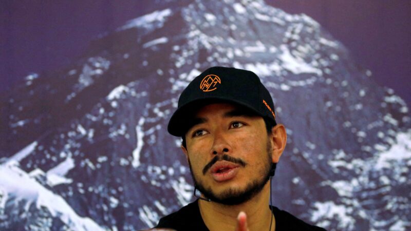 Nirmal Purja, montanhista recordista mundial, e outros nove alpinistas morrem em avalanche no Paquistão
