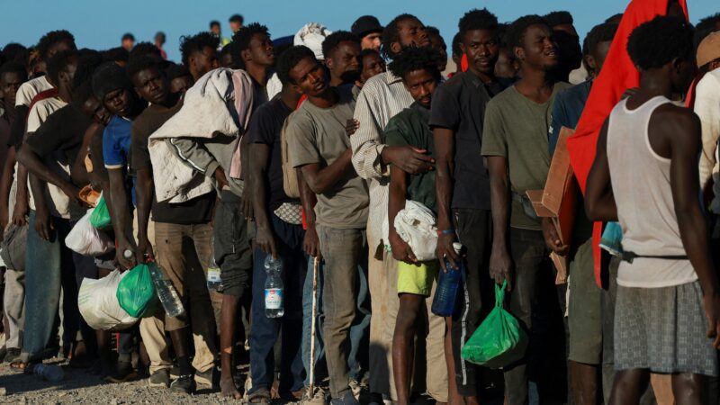 UE cobra Meta e TikTok por combate à desinformação após aumento de migrantes em Ceuta