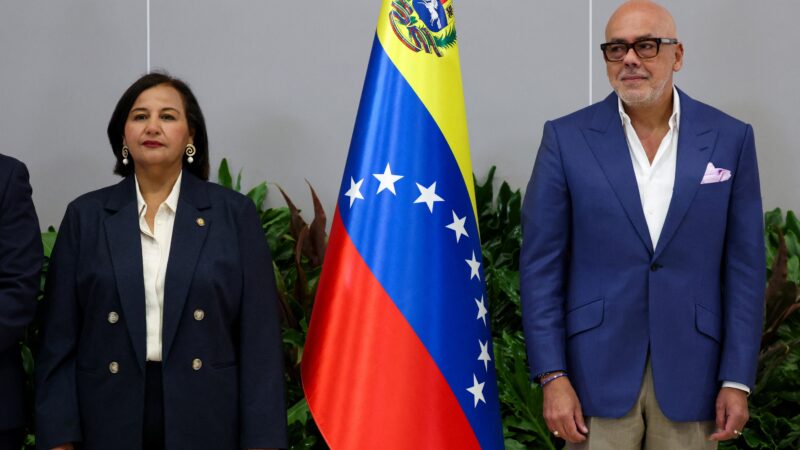 Governo e oposição começam a negociar transição política e novas eleições na Venezuela