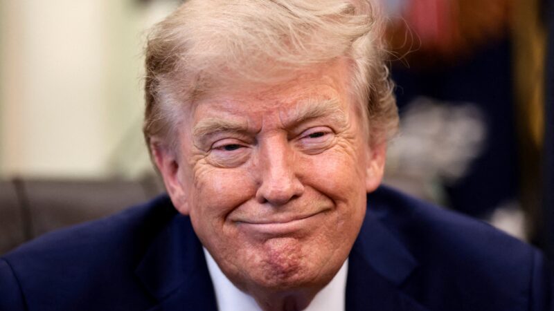 Trump anuncia nova tarifa para proteger indústria de chips e energia solar dos EUA