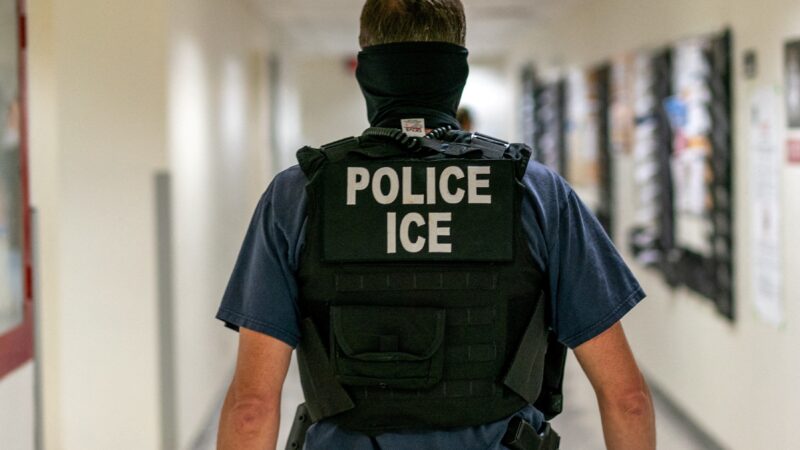 ICE concluirá instalação de câmeras corporais em agentes até o fim de agosto