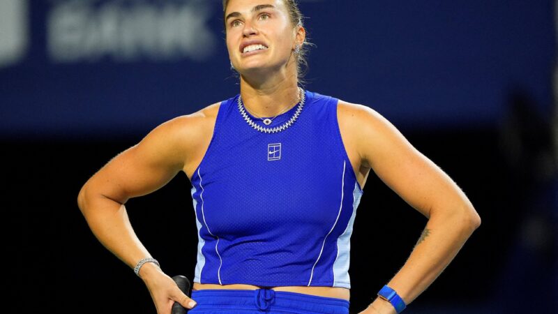Número 1 do mundo, Sabalenka cai nas oitavas de Toronto, e Rybakina pode colar no ranking
