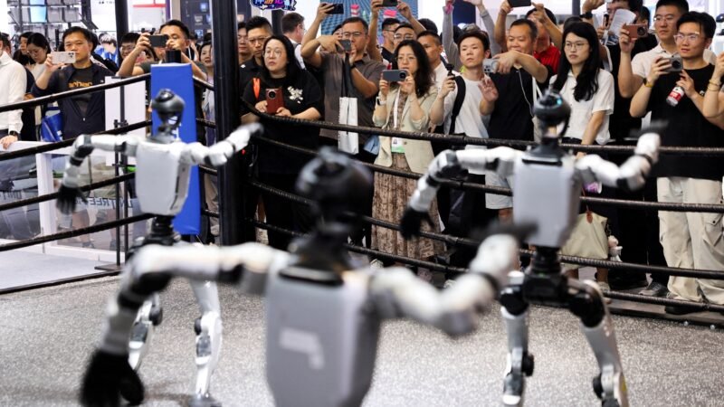 Robôs que dançam, lutam e trabalham: gigante chinesa estreia na bolsa após levantar quase US$ 1 bilhão