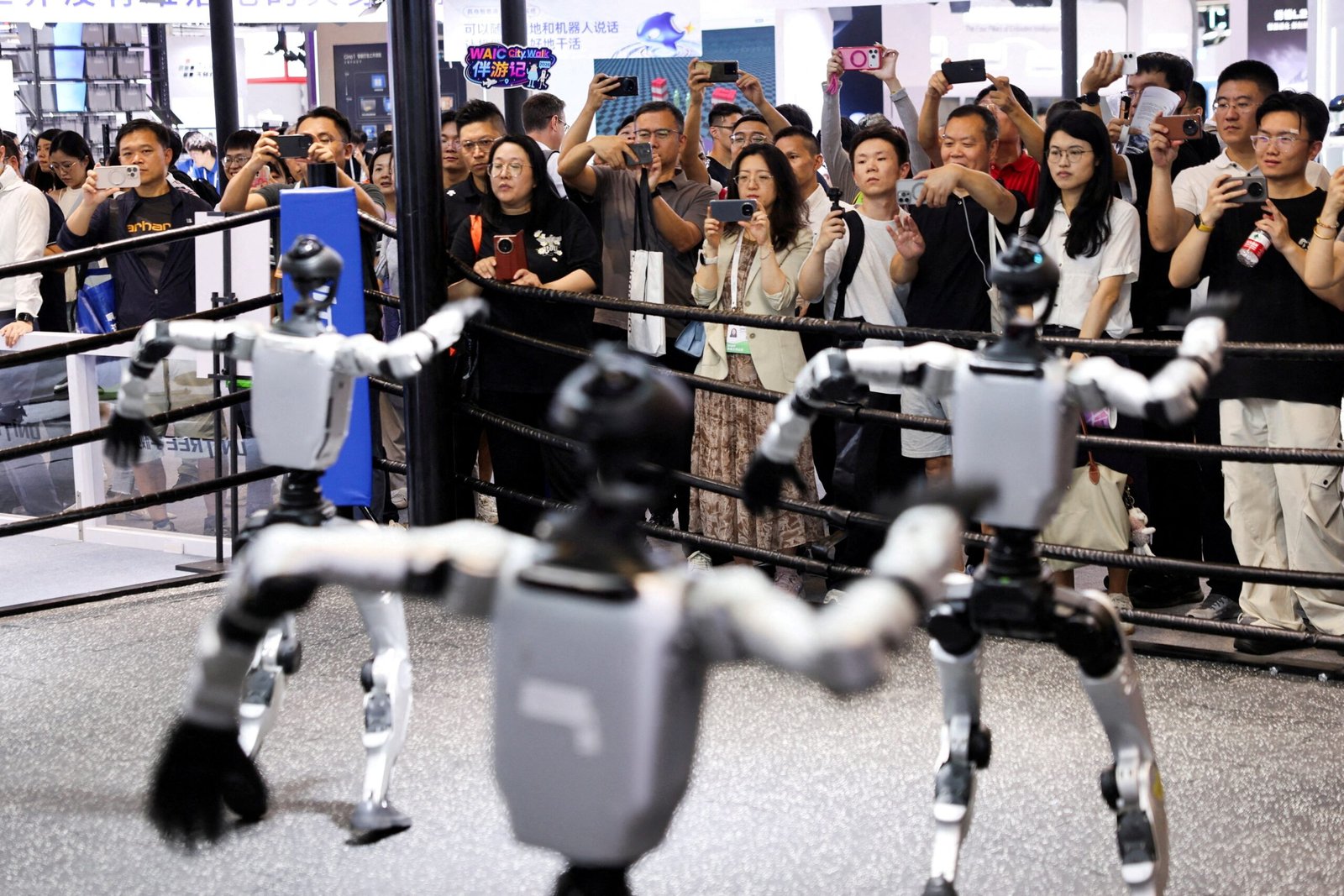 Robôs que dançam, lutam e trabalham: gigante chinesa estreia na bolsa após levantar quase US$ 1 bilhão