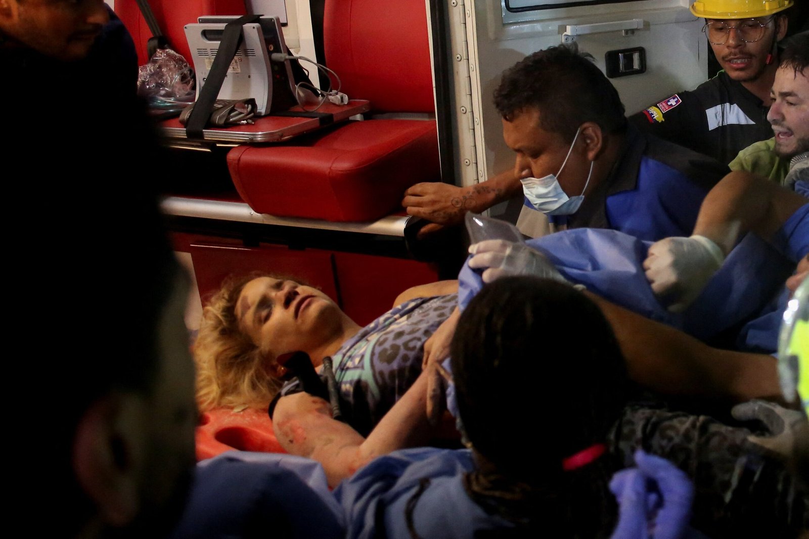 Terremoto na Colômbia: mulher resgatada após quase 37 horas sob escombros morre, dizem familiares