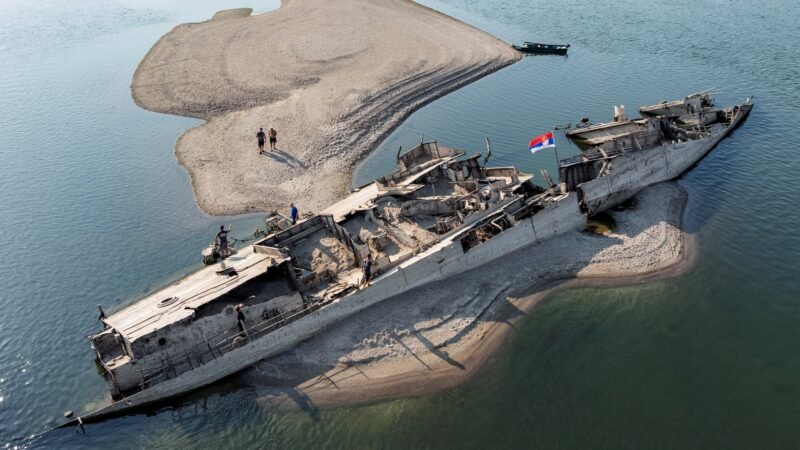 Nível historicamente baixo do Danúbio revela destroços de navios da 2ª Guerra Mundial