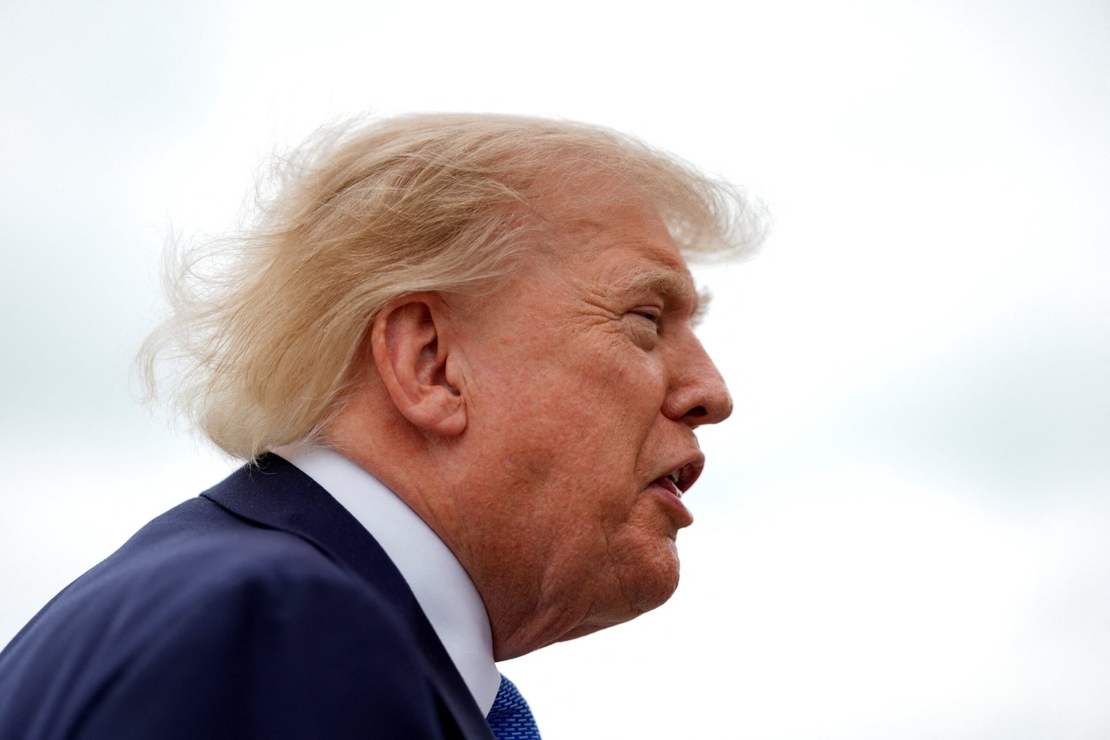 Trump minimiza crise em porta-aviões dos EUA e diz que 260 dias no mar ‘não são nem de longe suficientes’
