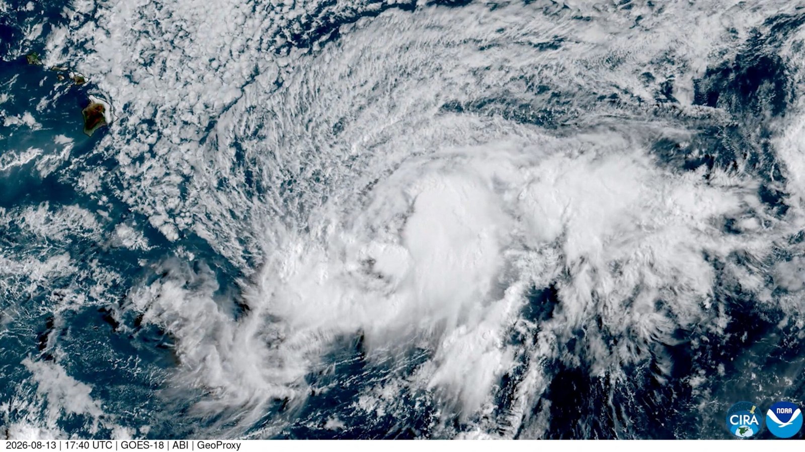 Tempestade Lala se torna furacão e avança sobre o Havaí com ventos de 120 km/h