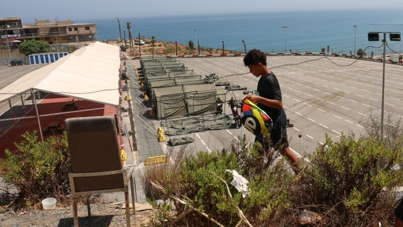 Espanha vai acolher 500 menores imigrantes do Marrocos que chegaram em Ceuta