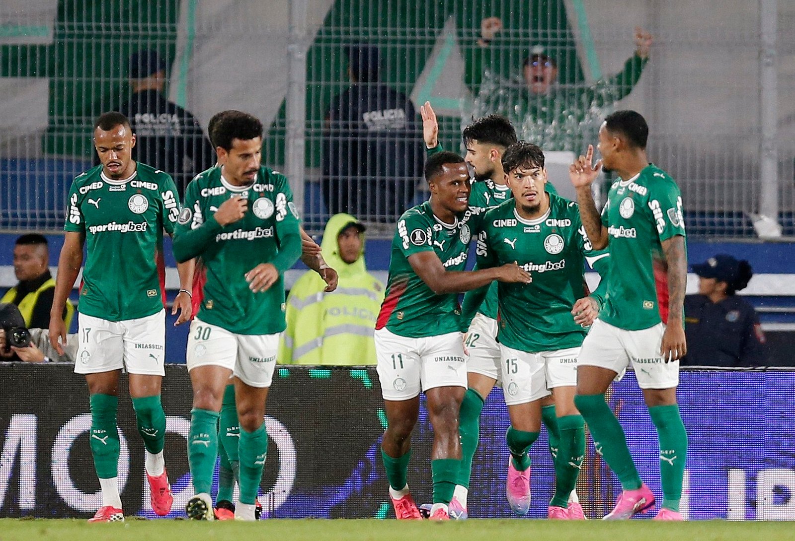 “A gente está com fome de títulos”: como Palmeiras encara críticas e nova sequência de decisões