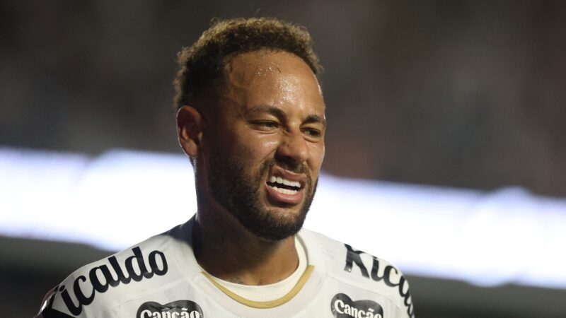 Neymar x sintético: Santos faz mistério, mas jogador deve ir para a partida contra o Palmeiras