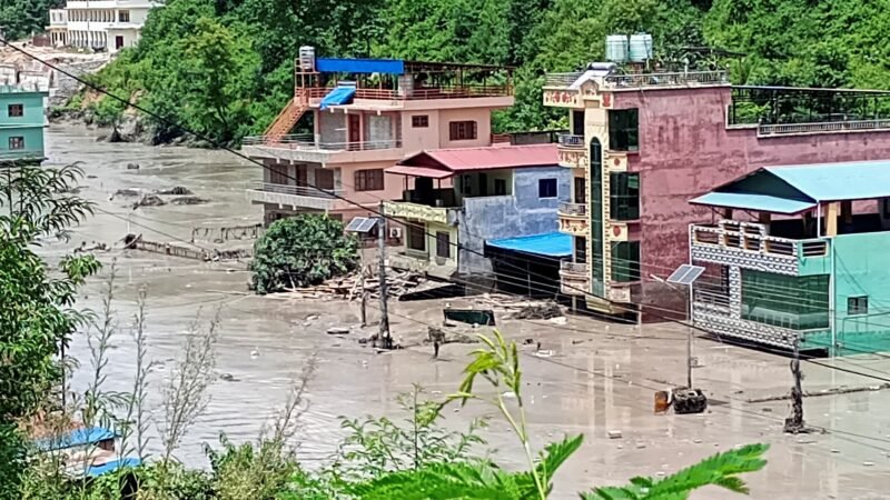 Inundação no Nepal: turistas dos EUA, Reino Unido e África do Sul estão entre os desaparecidos, diz imprensa local