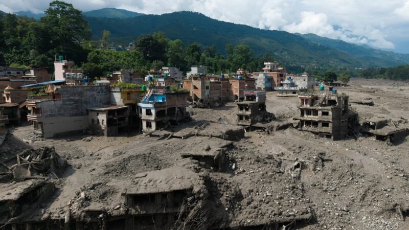 INFOGRÁFICO: Entenda o caminho da avalanche que provocou dezenas de mortes no Nepal