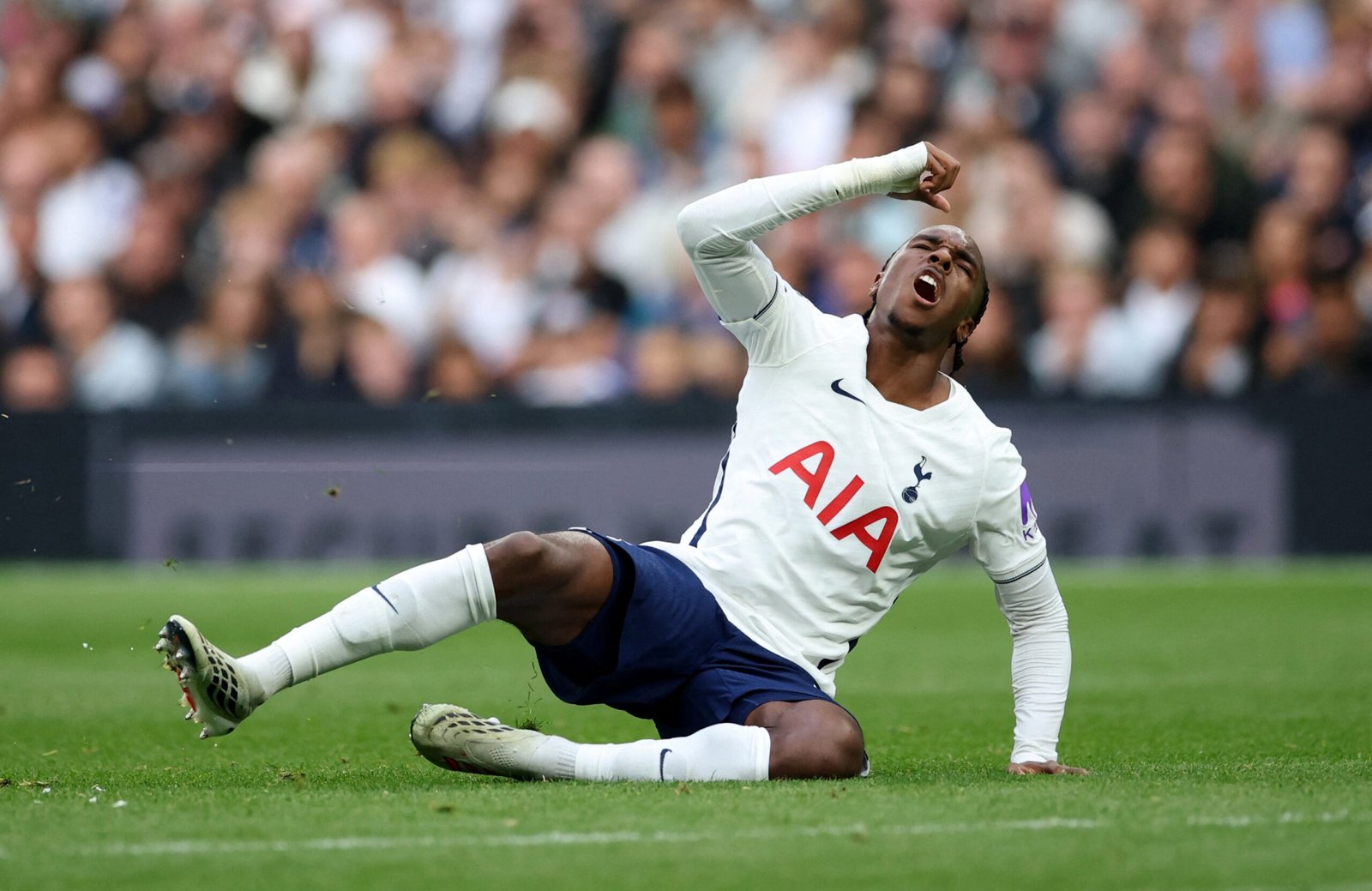 Imprensa detona Tottenham por início ruim na Premier League: “380 milhões de libras por nada”