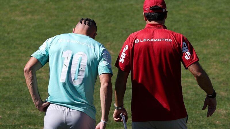 “Nada a ver com a lesão antiga”: Abel explica contusão de Paulinho e aguarda retorno ao Palmeiras