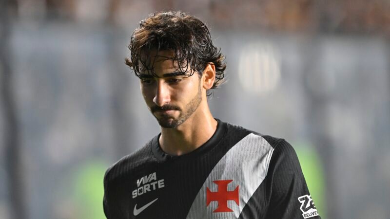 Vasco encaminha saída de JP para clube português