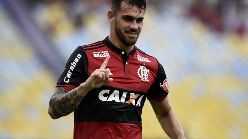 Avaí anuncia a contratação do atacante Felipe Vizeu, ex-Flamengo