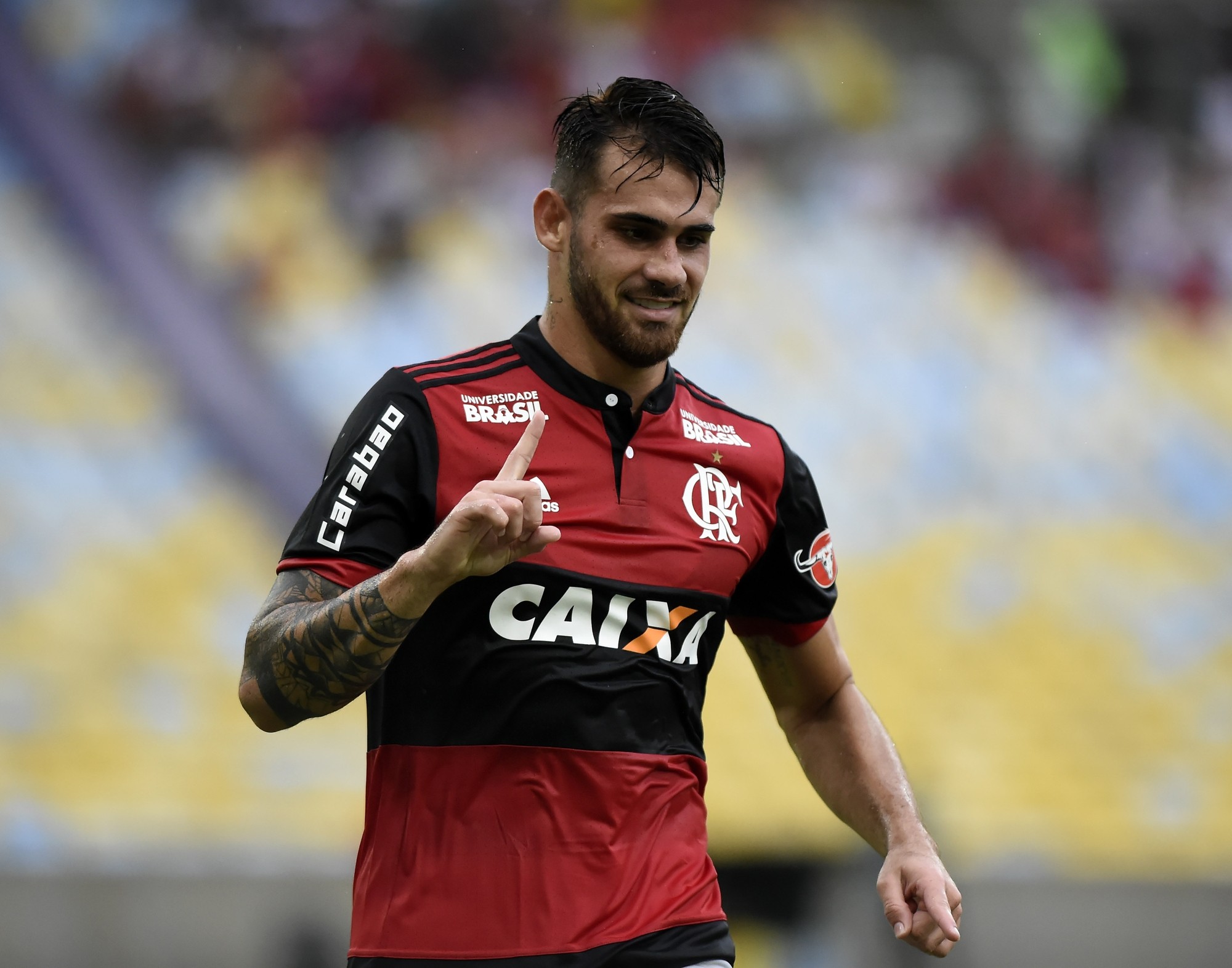 Avaí anuncia a contratação do atacante Felipe Vizeu, ex-Flamengo