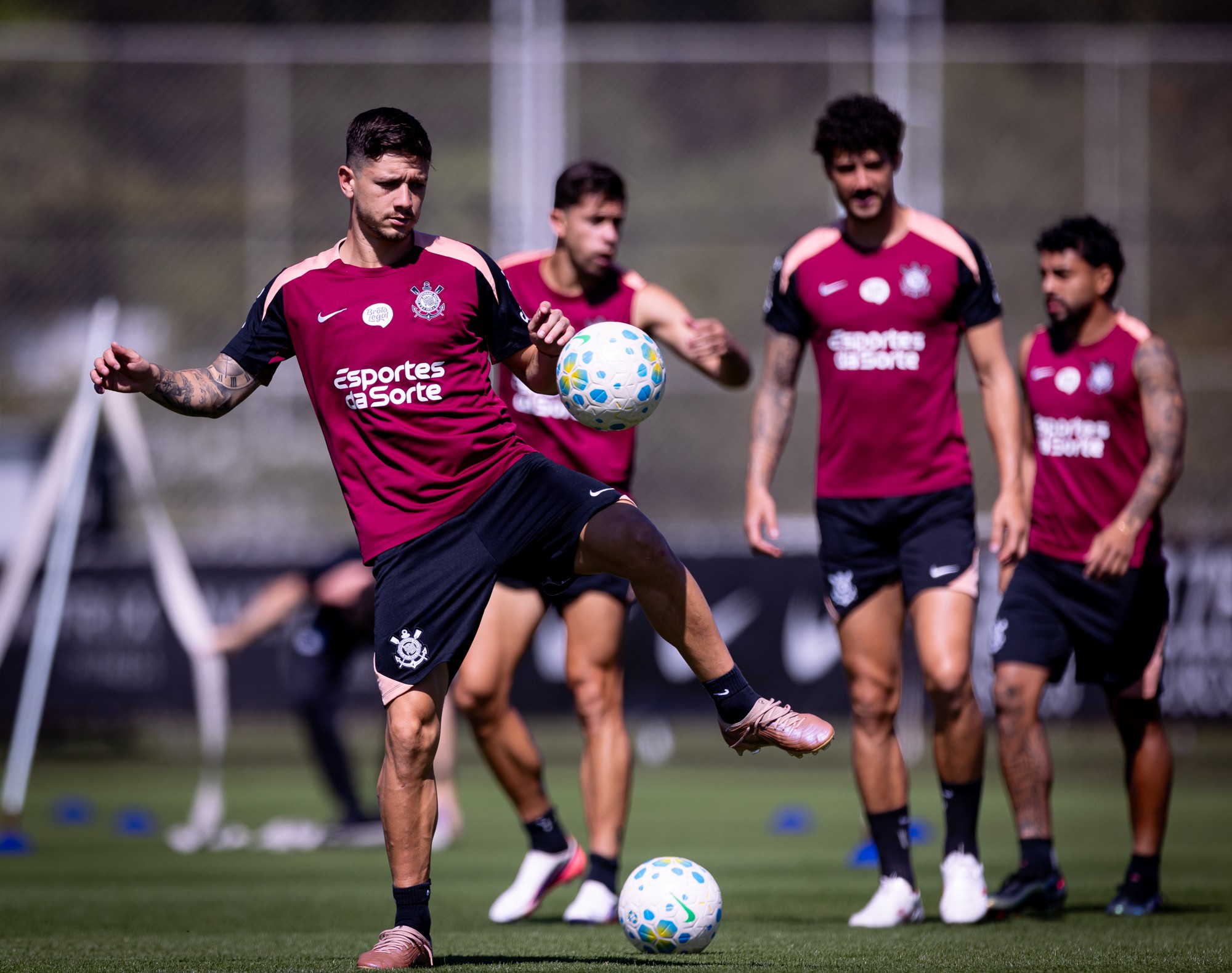 Escalação do Corinthians: Bidu e Garro treinam, e Diniz prepara mudança no ataque