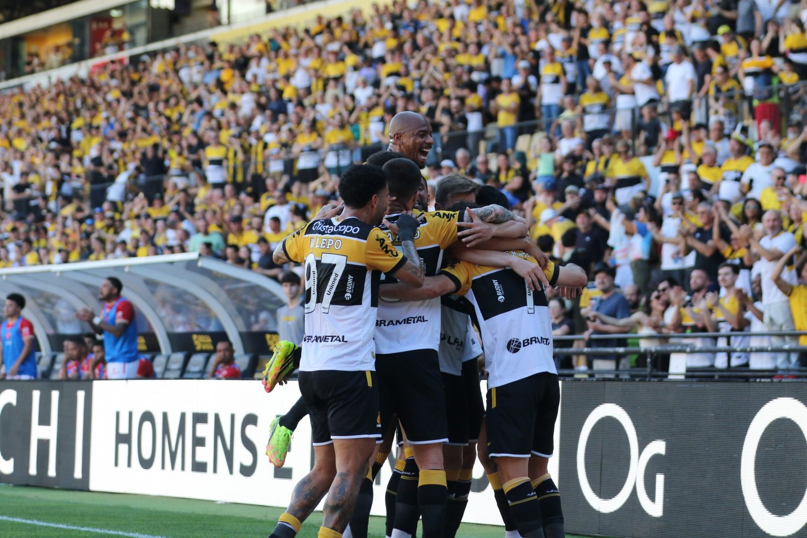 Criciúma é o único time invicto em casa na Série B de 2026