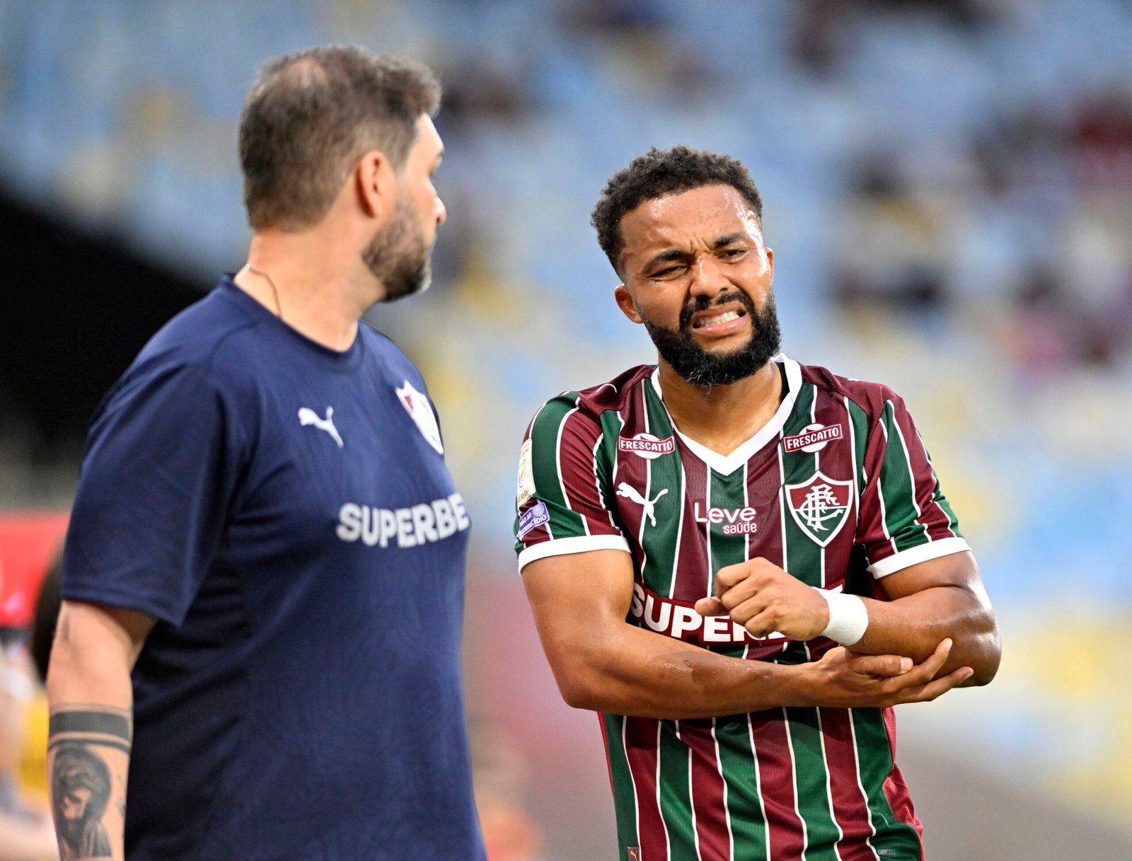 Samuel Xavier sofre luxação no ombro esquerdo e vira desfalque no Fluminense