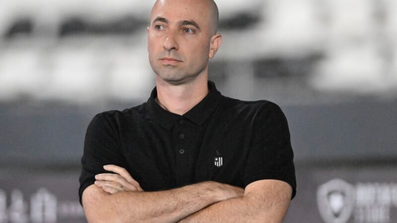 Botafogo tem dificuldade no mercado de técnicos e planeja sequência com Bellão