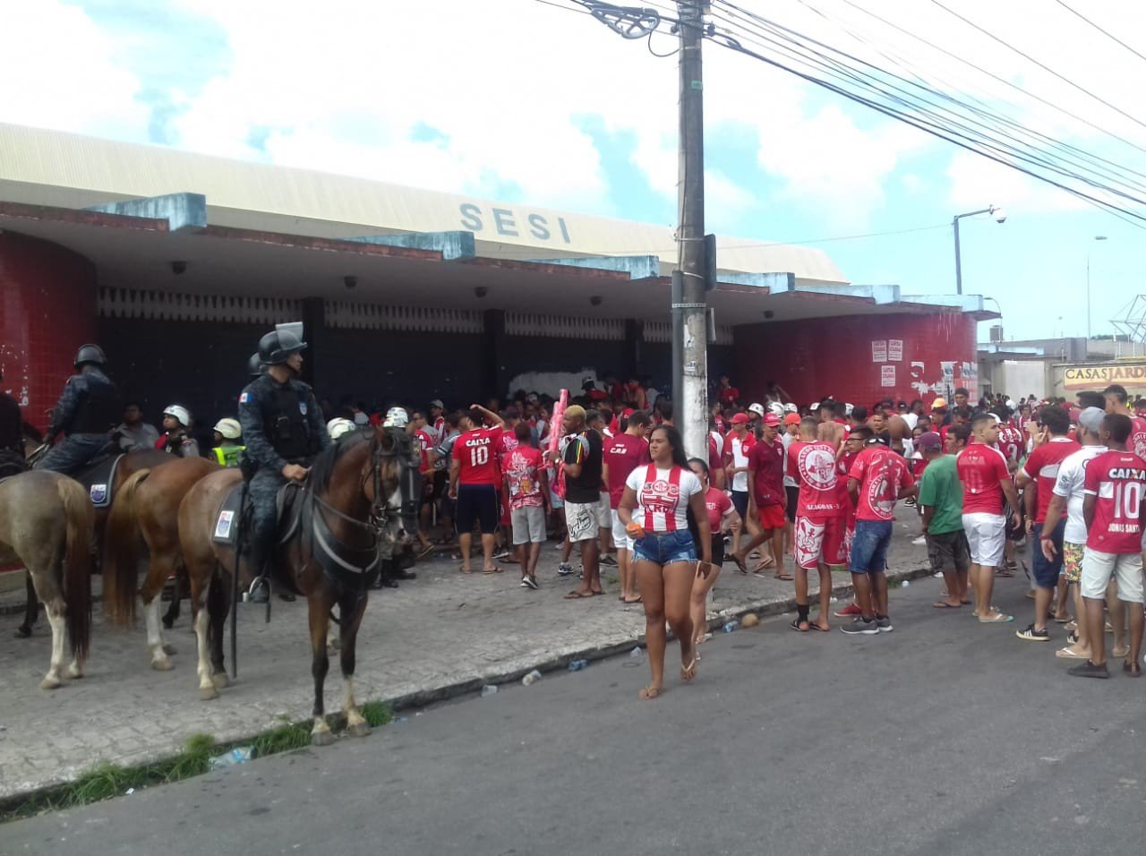 CRB anuncia que 11 mil torcedores estão garantidos no jogo que vale entrada no G-6 da Série B