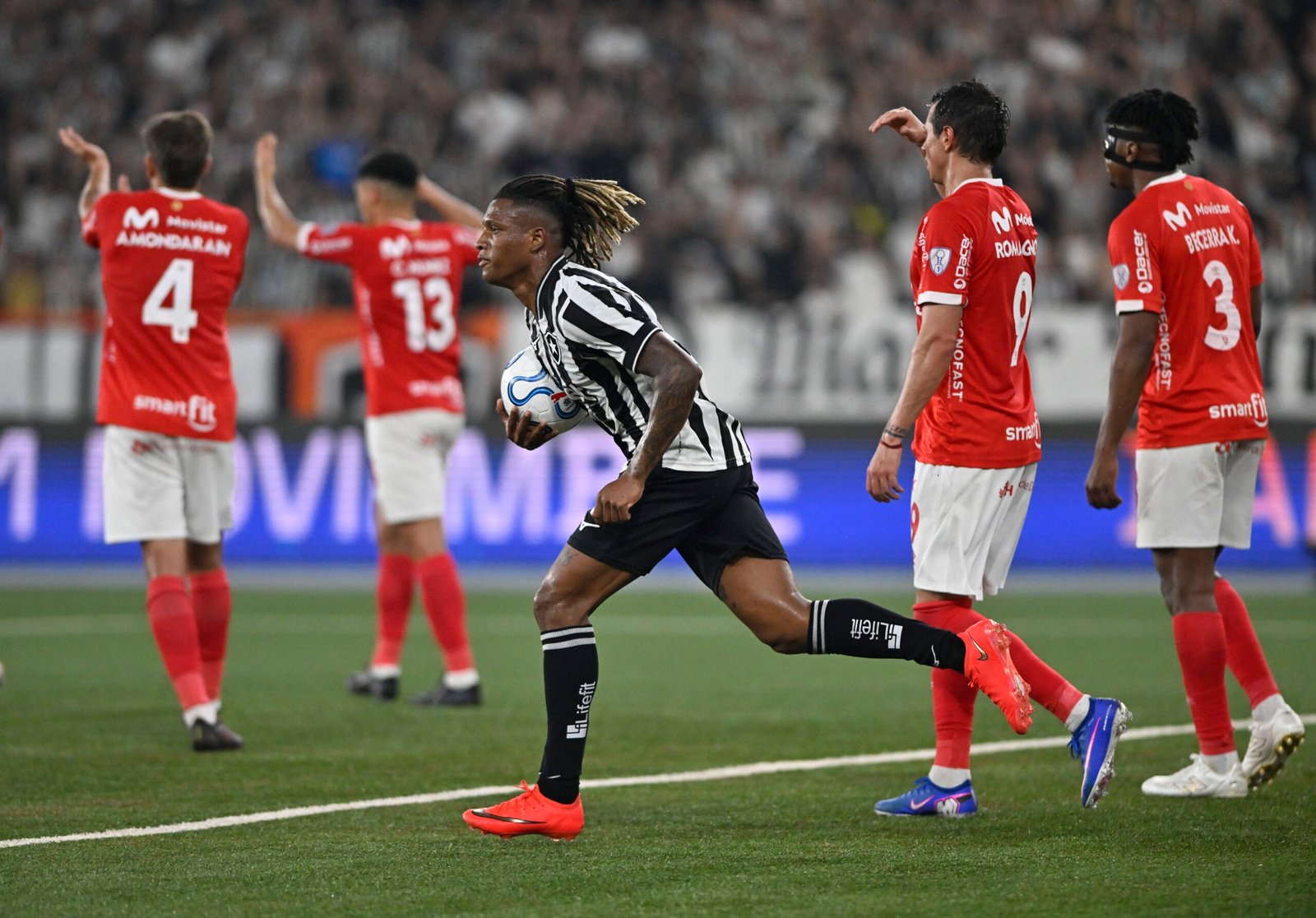 Danilo admite mau momento após eliminação do Botafogo: “Não estou numa boa fase”