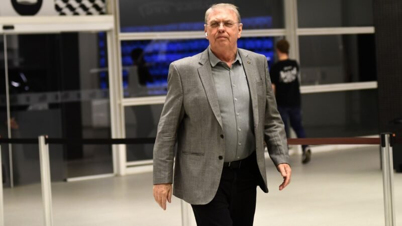 Corinthians cumpre acordo e paga salários de julho ao elenco