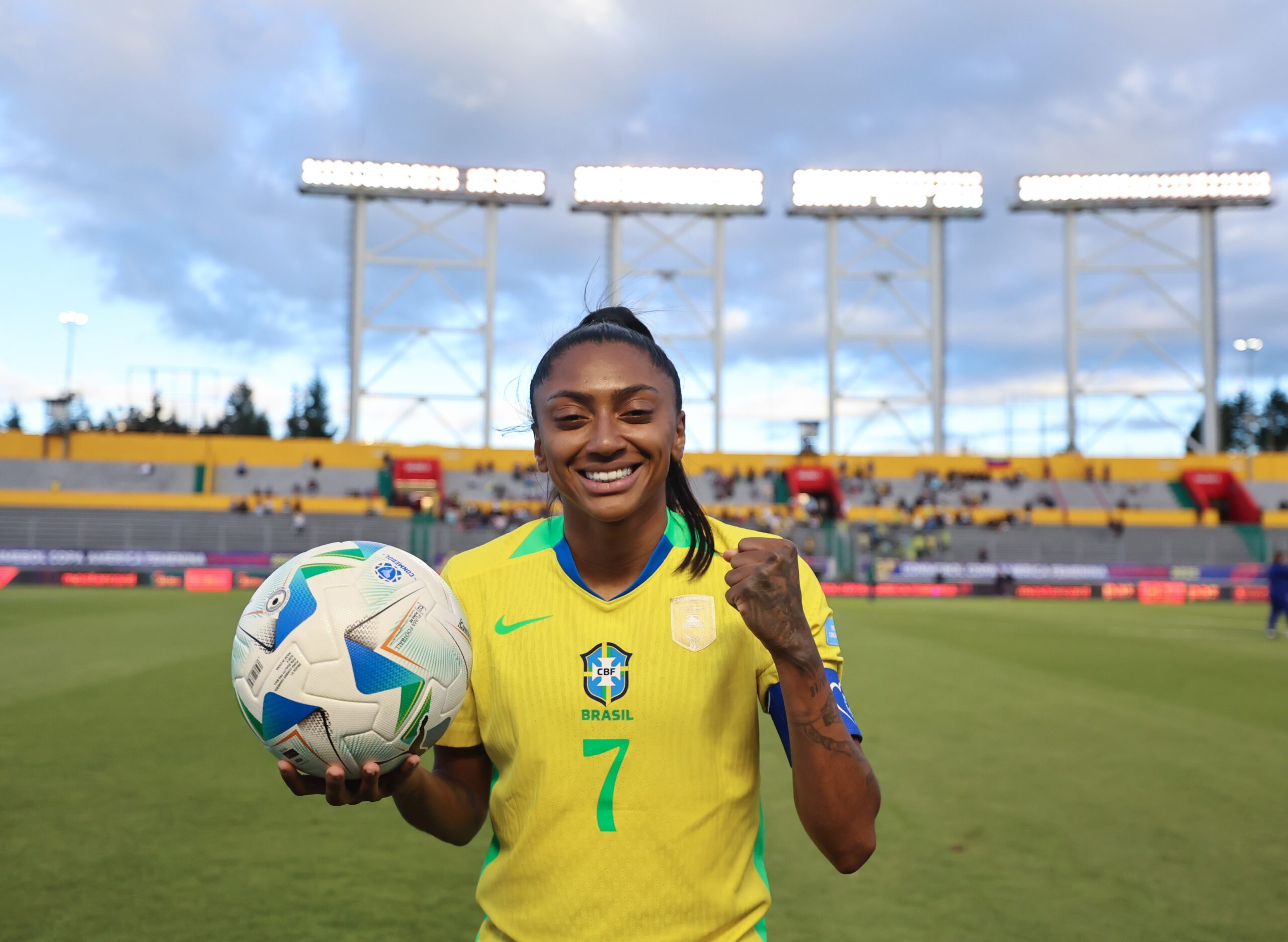 Brasileira mais cara da história, Kerolin quase amputou a perna na infância e superou doping