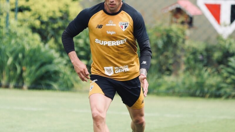 São Paulo libera Enzo Díaz dos treinos para procurar novo clube