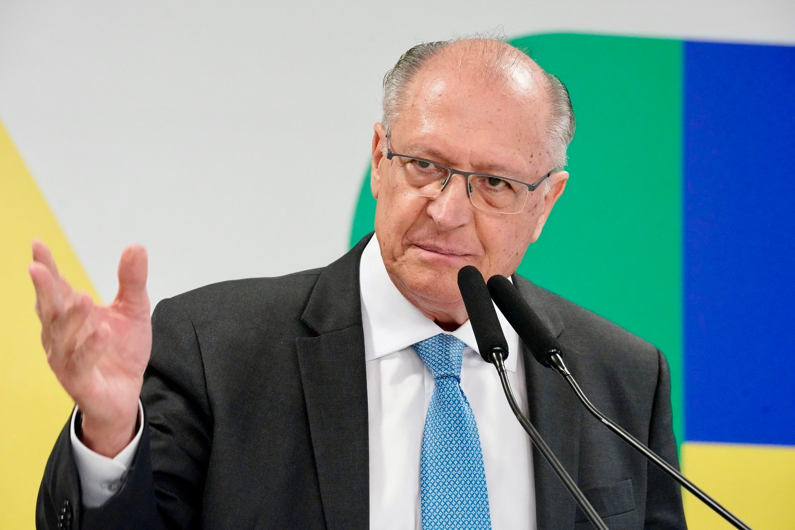 Alckmin diz que Brasil não sairá da mesa de negociação sobre tarifaço dos EUA