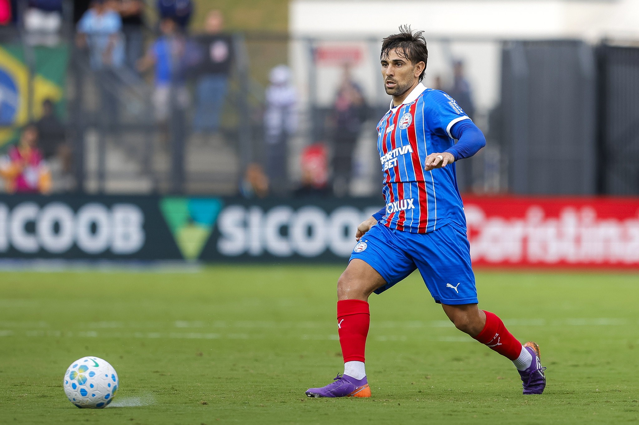 Volante do Bahia é o jogador com mais desarmes no Cartola em 2026; veja o Top 10