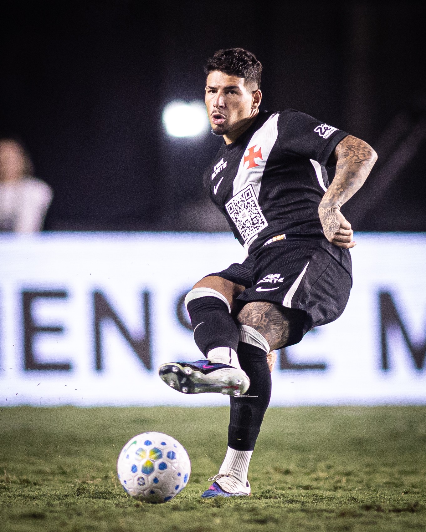 Com Sosa, Vasco chegará ao limite de estrangeiros no elenco; veja quem pode perder espaço