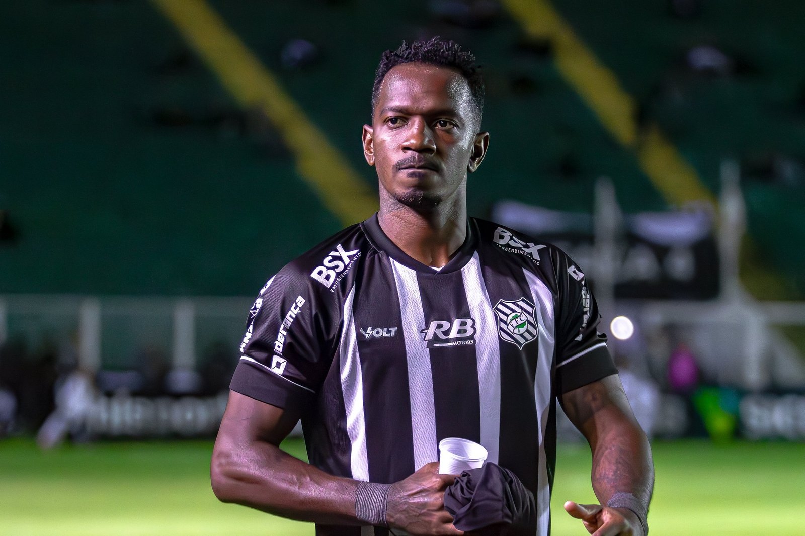 Mais eficiente do Figueirense, Hyuri destaca papel dos reservas: “O banco tem que ficar sempre atento”