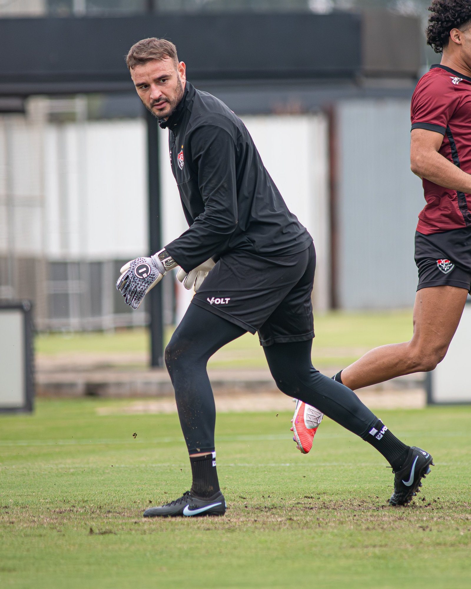 Vitória anuncia rescisão de contrato com goleiro Gabriel Vasconcelos