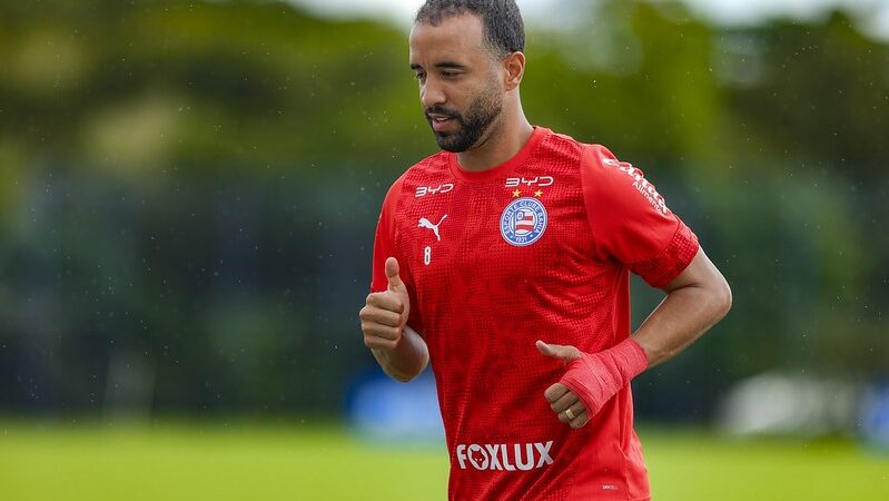 Caio Alexandre treina parcialmente com elenco em reapresentação do Bahia