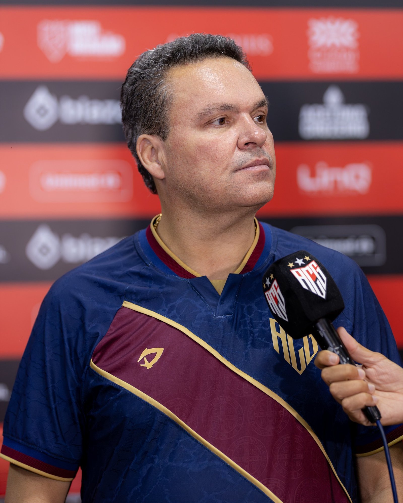 Adson Batista cobra apoio da torcida do Atlético-GO após empate diante do Náutico
