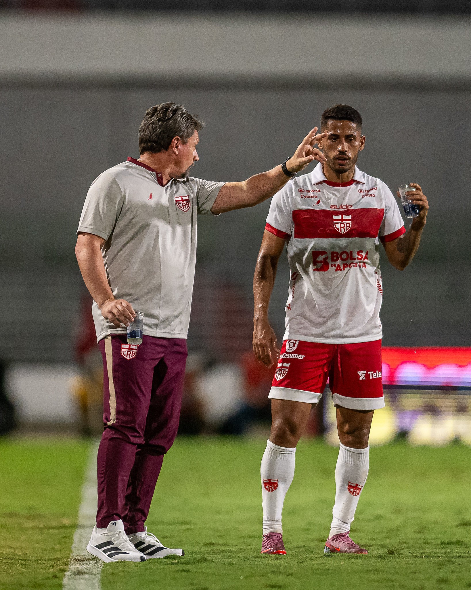 Douglas Baggio comenta orientação de  Fábio Matias para executar função de falso 9 no CRB