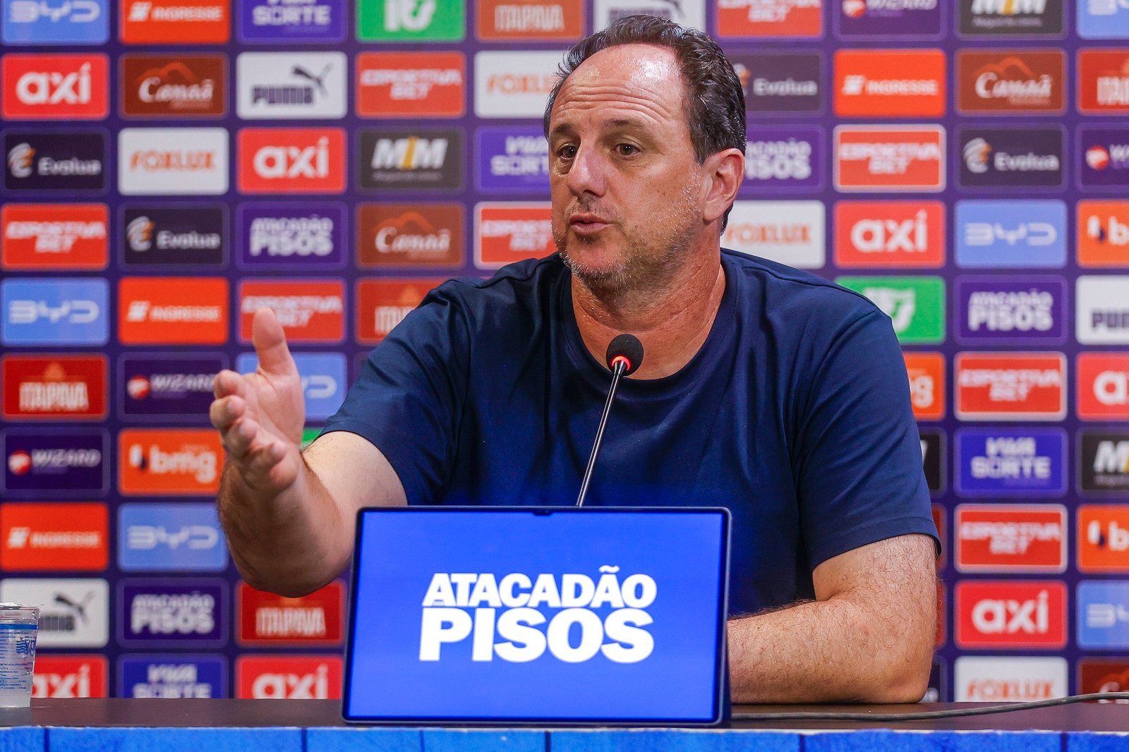 Ceni destaca força mental do Bahia para virar sobre o Inter e elogia trio de ataque: “São os mais intensos”