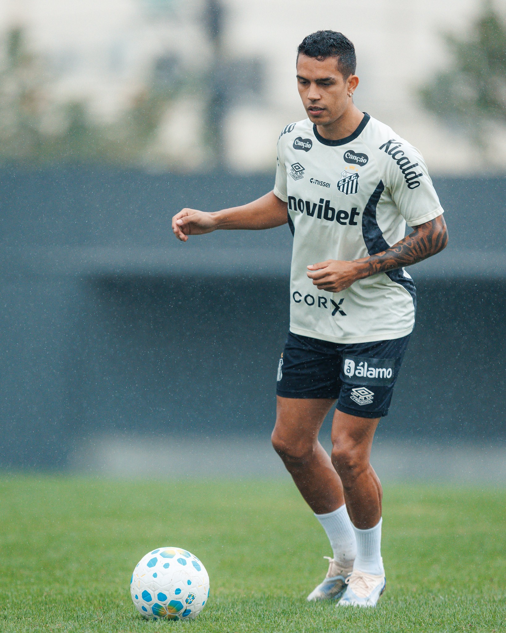 Igor Vinicius vira desfalque no Santos para jogo decisivo com Remo; veja os relacionados
