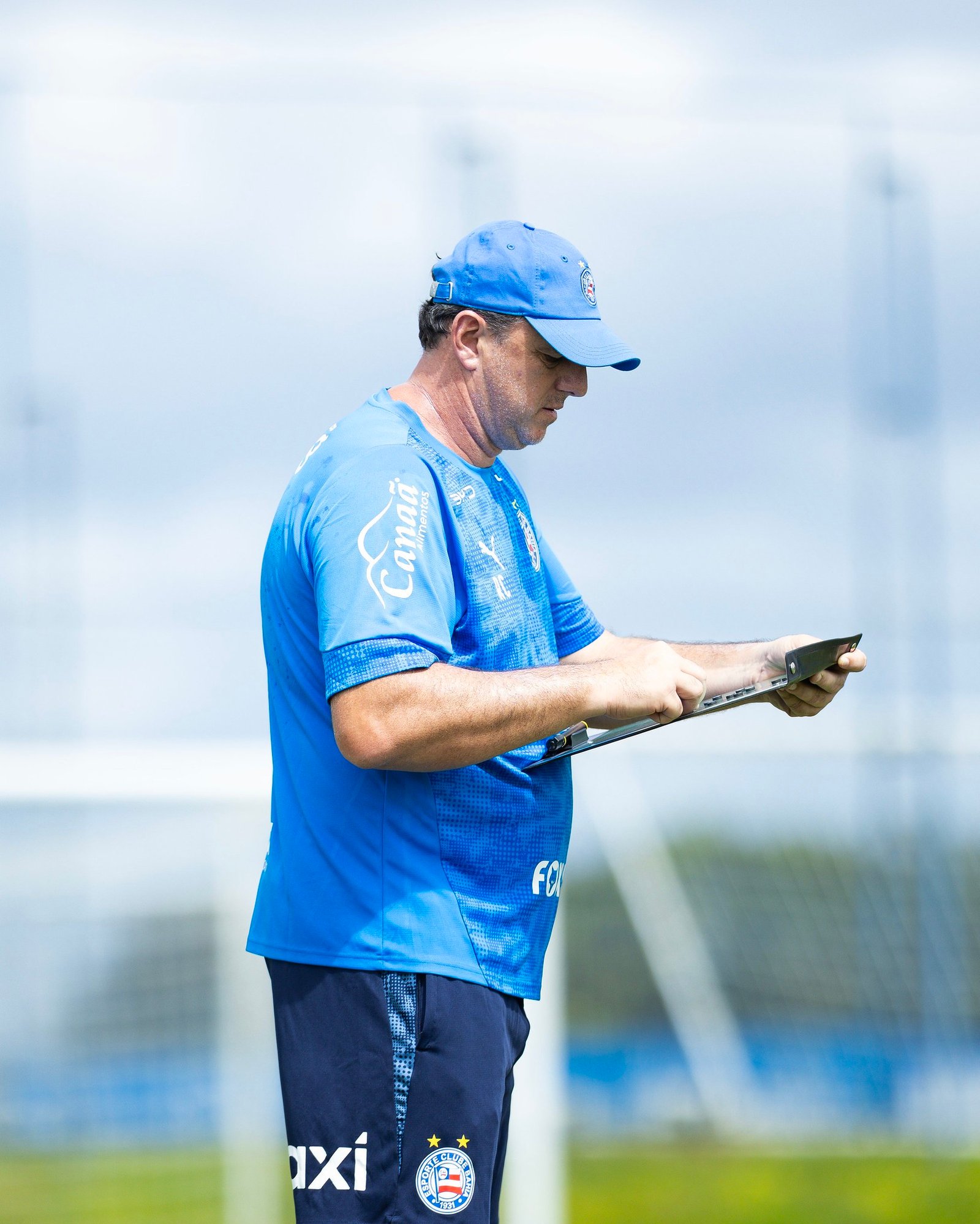 Escalação do Bahia contra a Chapecoense: veja time provável, dúvidas e desfalques após o treino