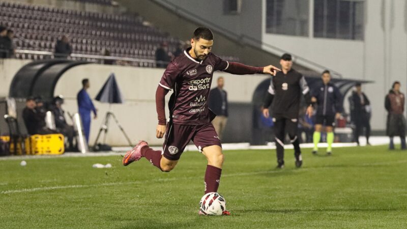 Lucas Rodrigues volta a jogar pela Ferroviária após ausência de dois meses