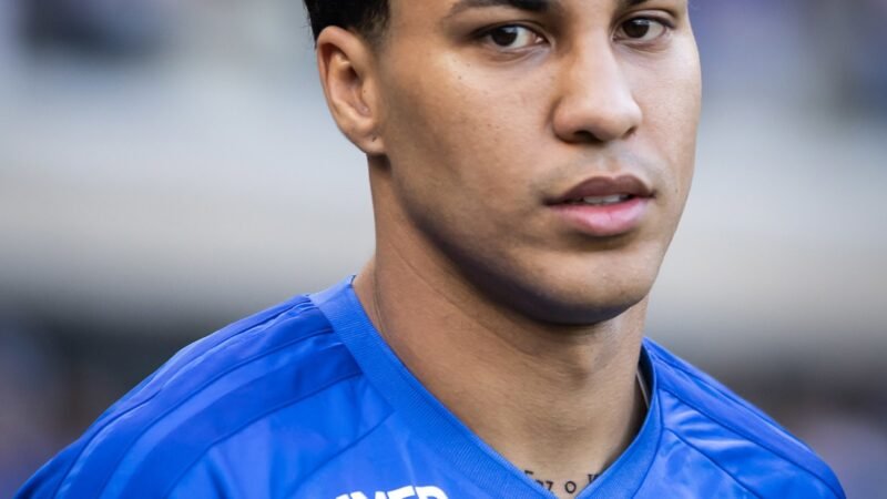 Kaio Jorge rebate crítica de torcedor do Cruzeiro: “Está achando que fazer gol é igual beber água?”