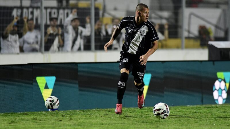 Ponte completa quatro jogos sem reforços e recorre à base enquanto espera fim de transfer ban