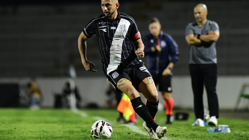 Danilo Barcelos tem lesão muscular e desfalca Ponte na Série B