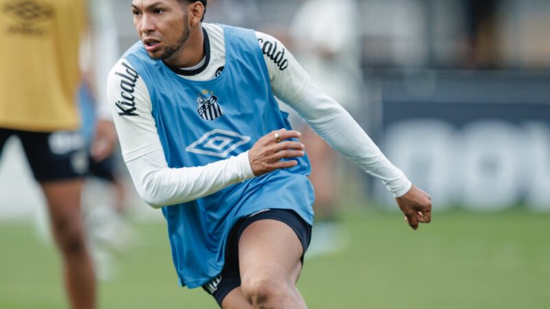 Formado pelo Remo, Rony reencontra ex-clube com o Santos e admite: “É meio estranho”